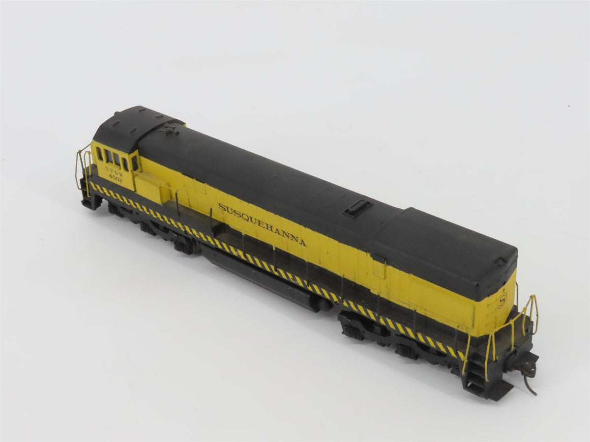 HO Scale Athearn NYSW Susquehanna GE U30C Diesel Locomotive #4002 - Custom