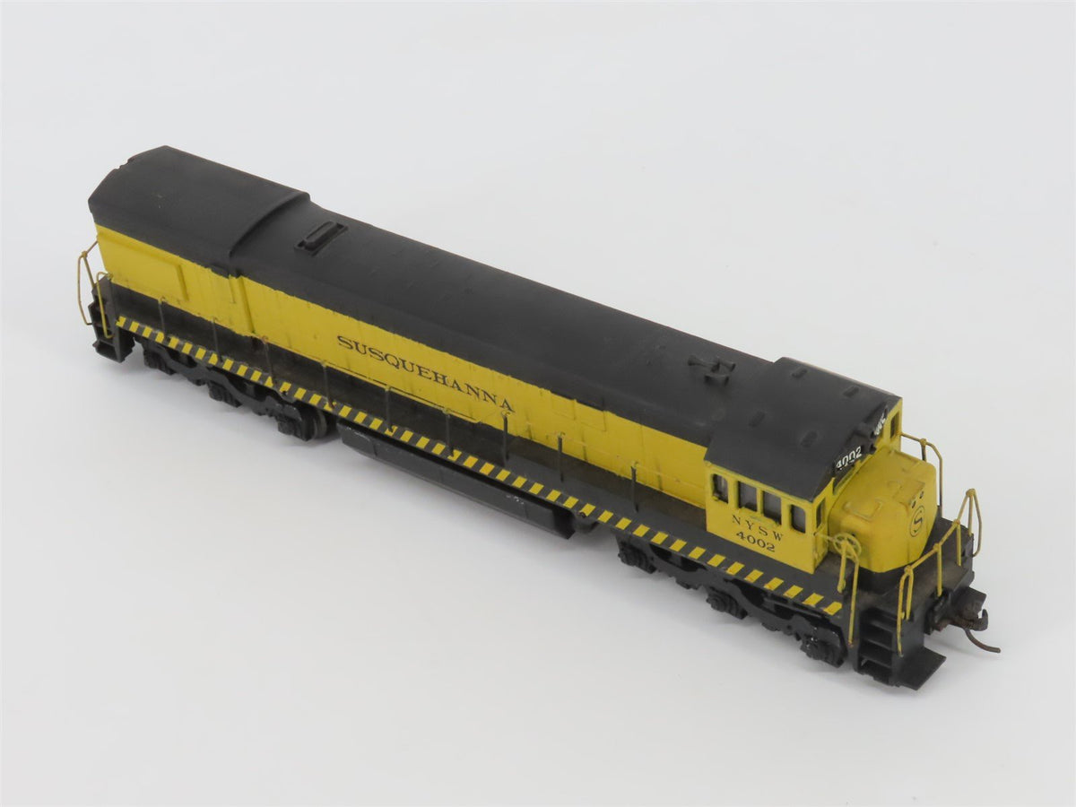 HO Scale Athearn NYSW Susquehanna GE U30C Diesel Locomotive #4002 - Custom