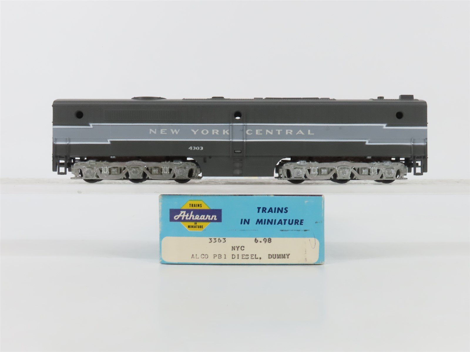 HO Scale Athearn 3363 NYC New York Central ALCO PB1 Diesel #4303 - Unpowered