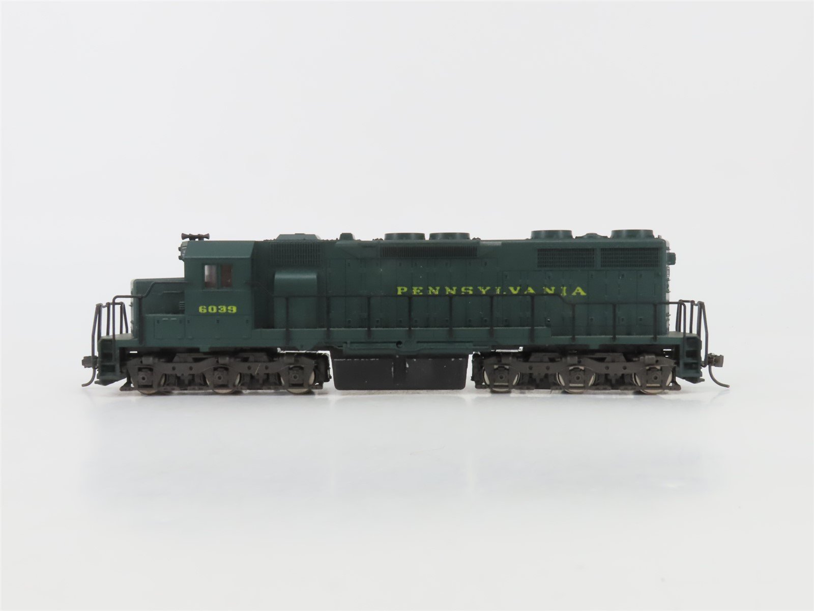 HO Scale Atlas PRR Pennsylvania EMD SD35 Diesel Locomotive #6039