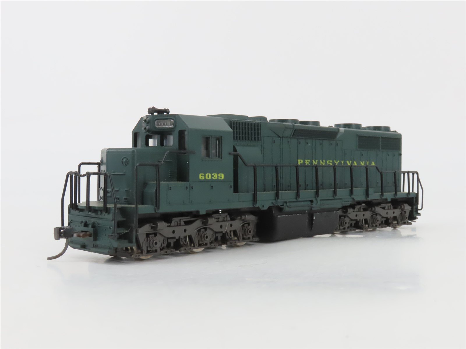 HO Scale Atlas PRR Pennsylvania EMD SD35 Diesel Locomotive #6039