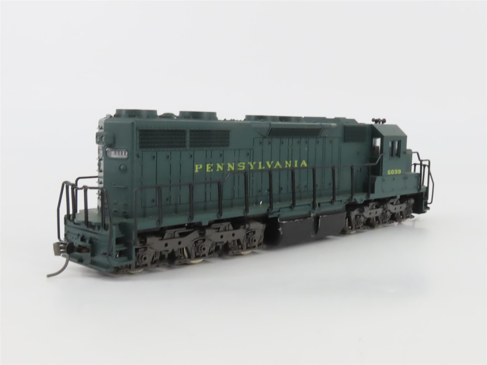 HO Scale Atlas PRR Pennsylvania EMD SD35 Diesel Locomotive #6039