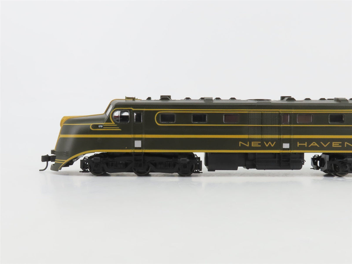 HO Scale Proto 1000 30575 NH New Haven ALCO DL-109 Diesel Locomotive #0709