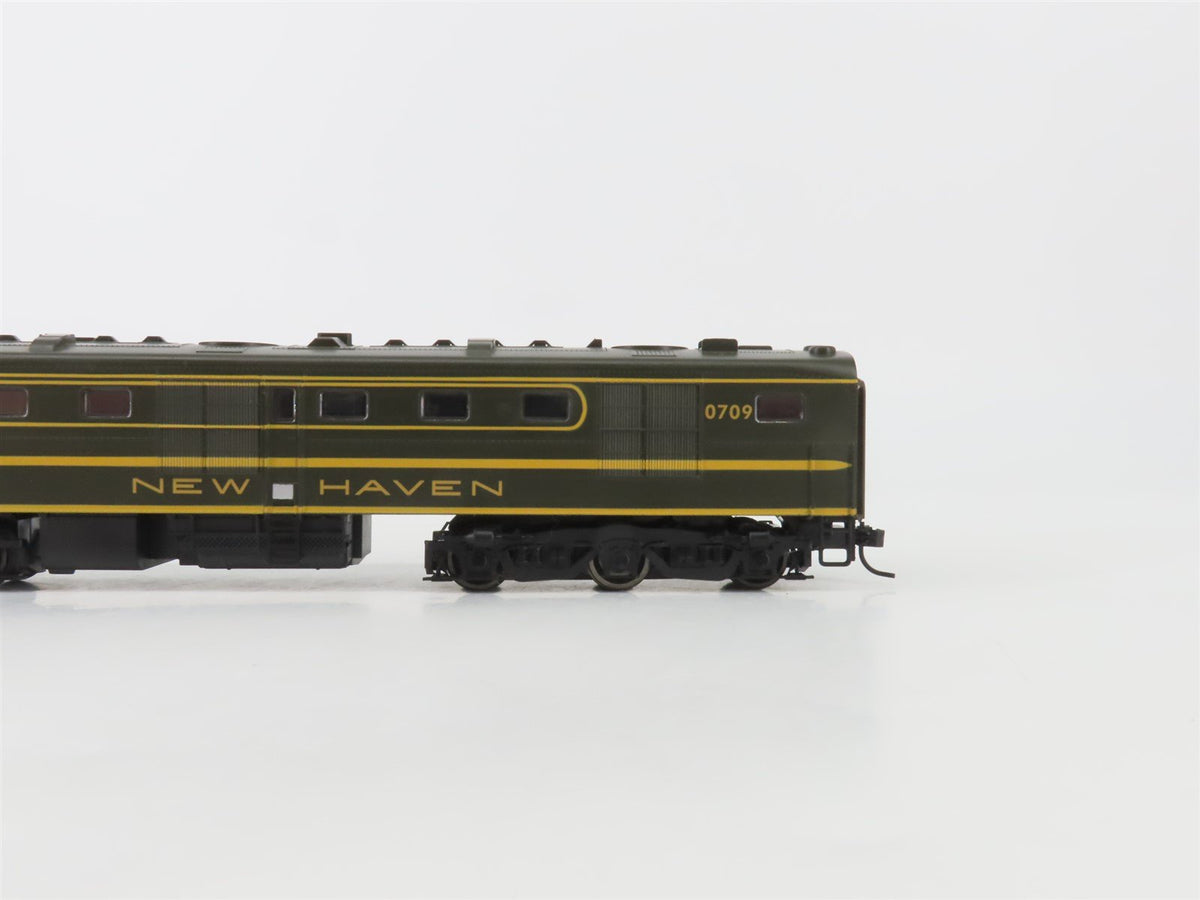 HO Scale Proto 1000 30575 NH New Haven ALCO DL-109 Diesel Locomotive #0709