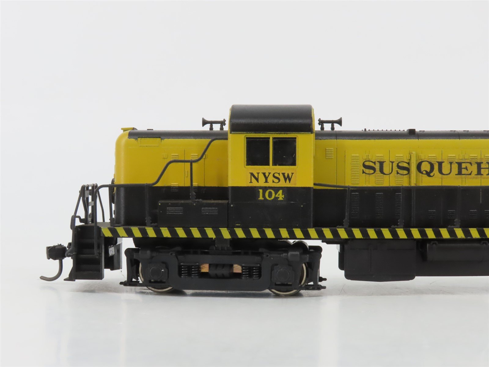 HO Scale Atlas/KATO 7070 NYSW Susquehanna ALCO RS-3 Diesel #104 - Custom