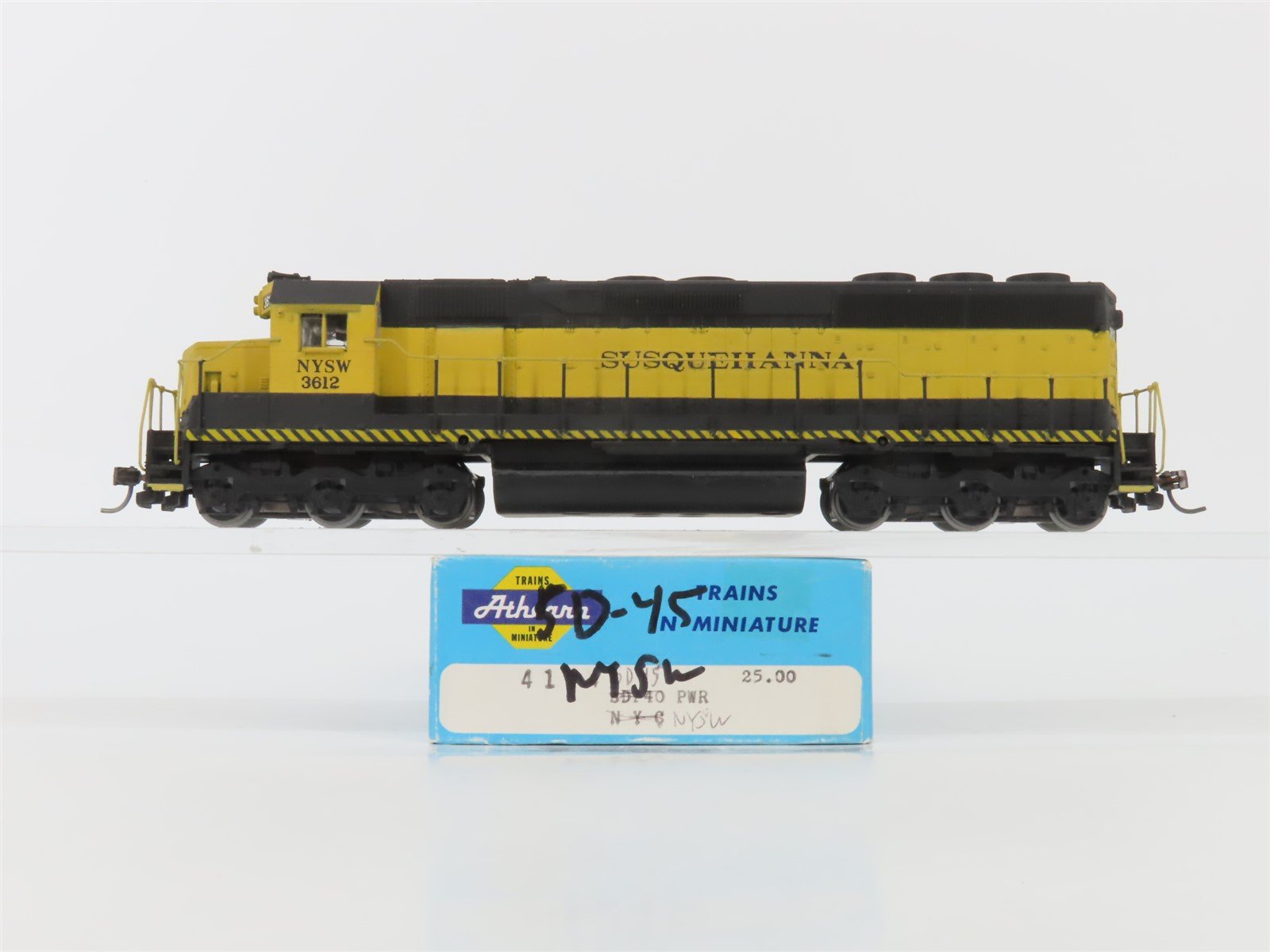 HO Scale Athearn NYSW Susquehanna EMD SD45 Diesel Locomotive #3612 - Custom