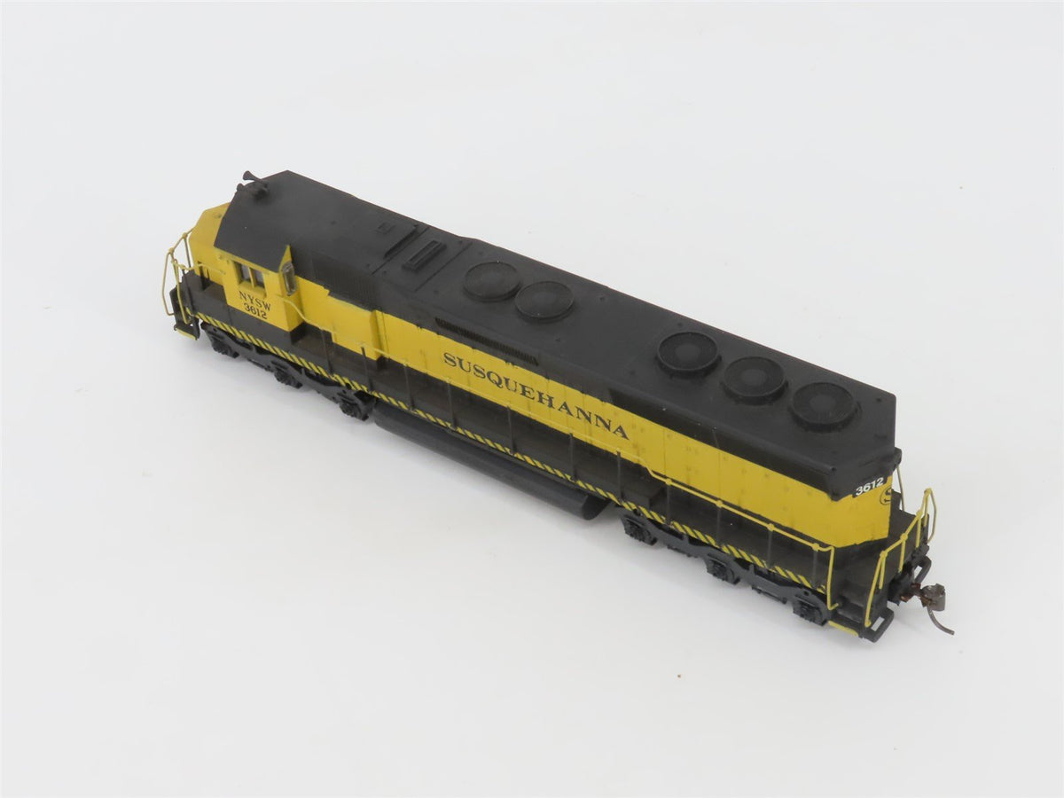 HO Scale Athearn NYSW Susquehanna EMD SD45 Diesel Locomotive #3612 - Custom