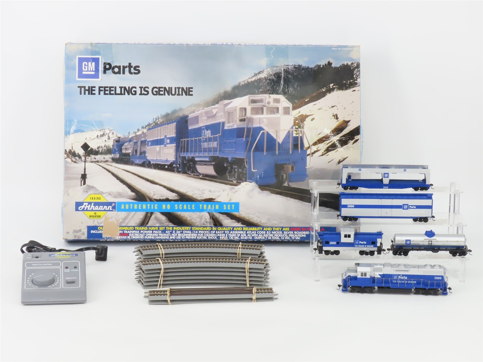 HO Scale Athearn GM2000 "GM Parts" GP38-2 Diesel Freight Train Set