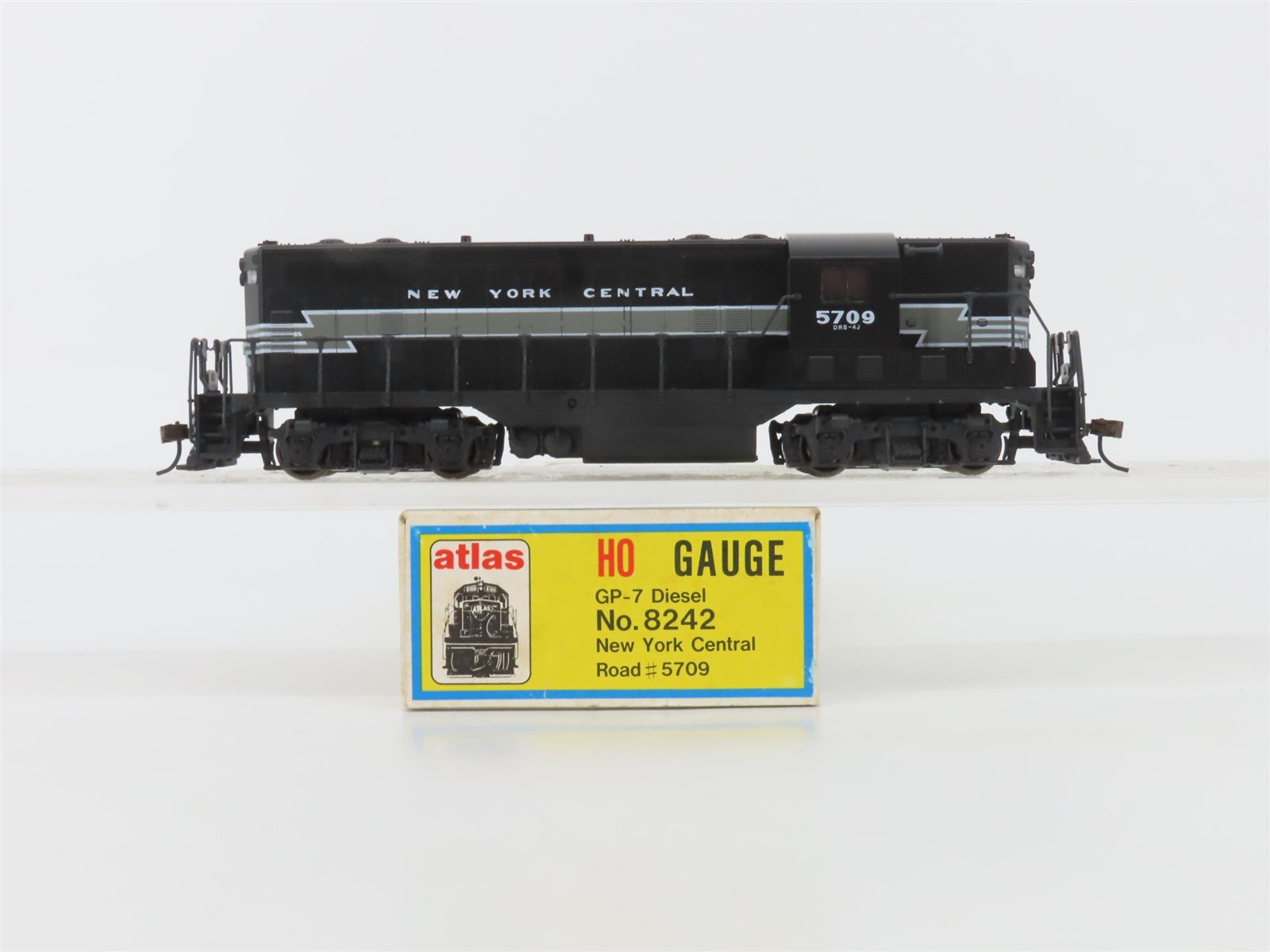 HO Scale Atlas/KATO 5709 NYC New York Central EMD GP7 Diesel Locomotive #5709