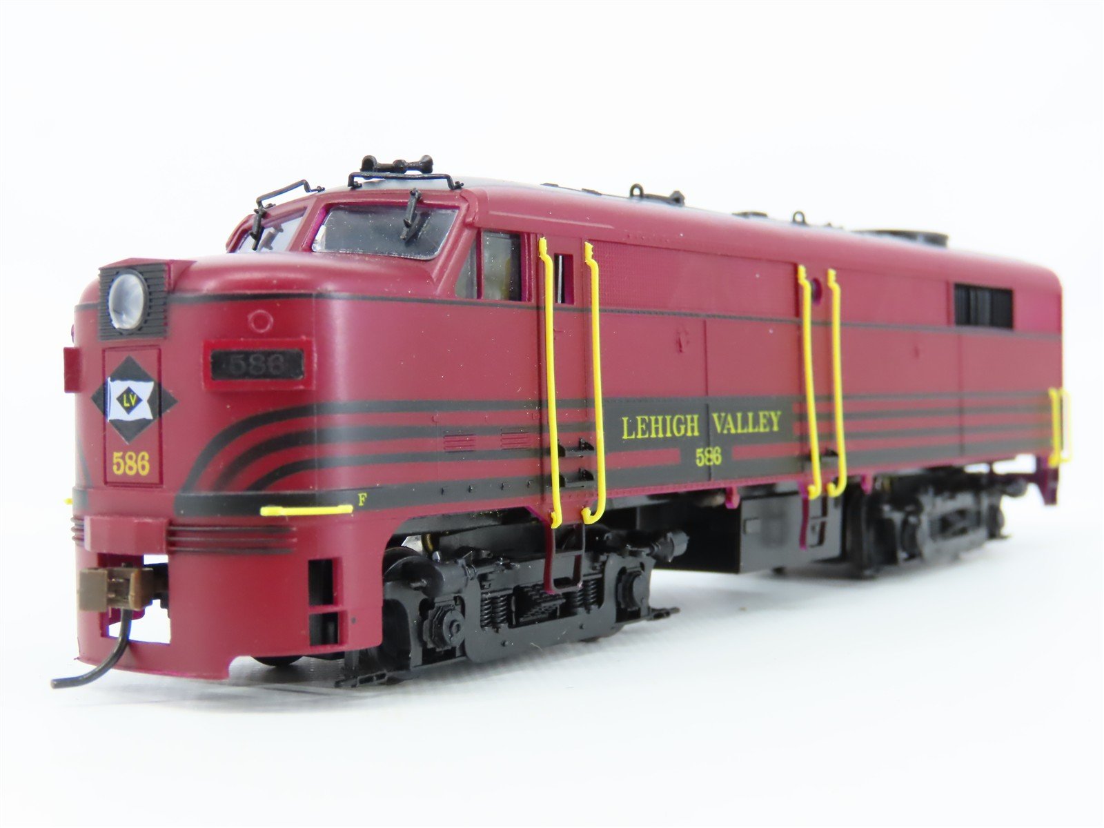HO Scale Proto 2000 8366 LV Lehigh Valley FA2 Diesel Locomotive #586