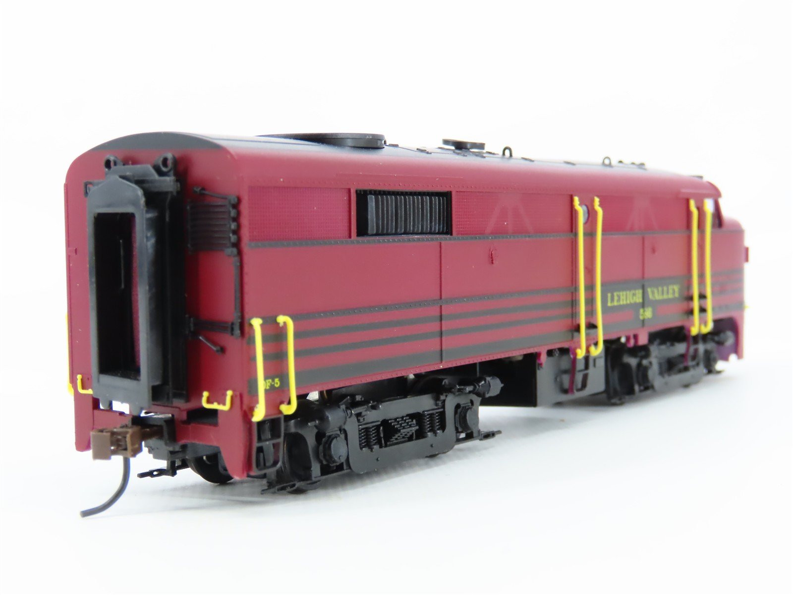 HO Scale Proto 2000 8366 LV Lehigh Valley FA2 Diesel Locomotive #586