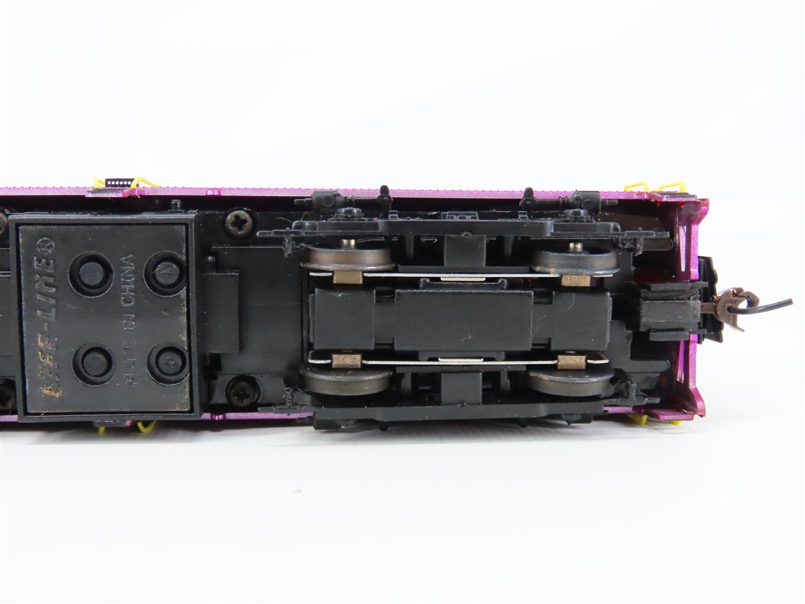 HO Scale Proto 2000 8366 LV Lehigh Valley FA2 Diesel Locomotive #586