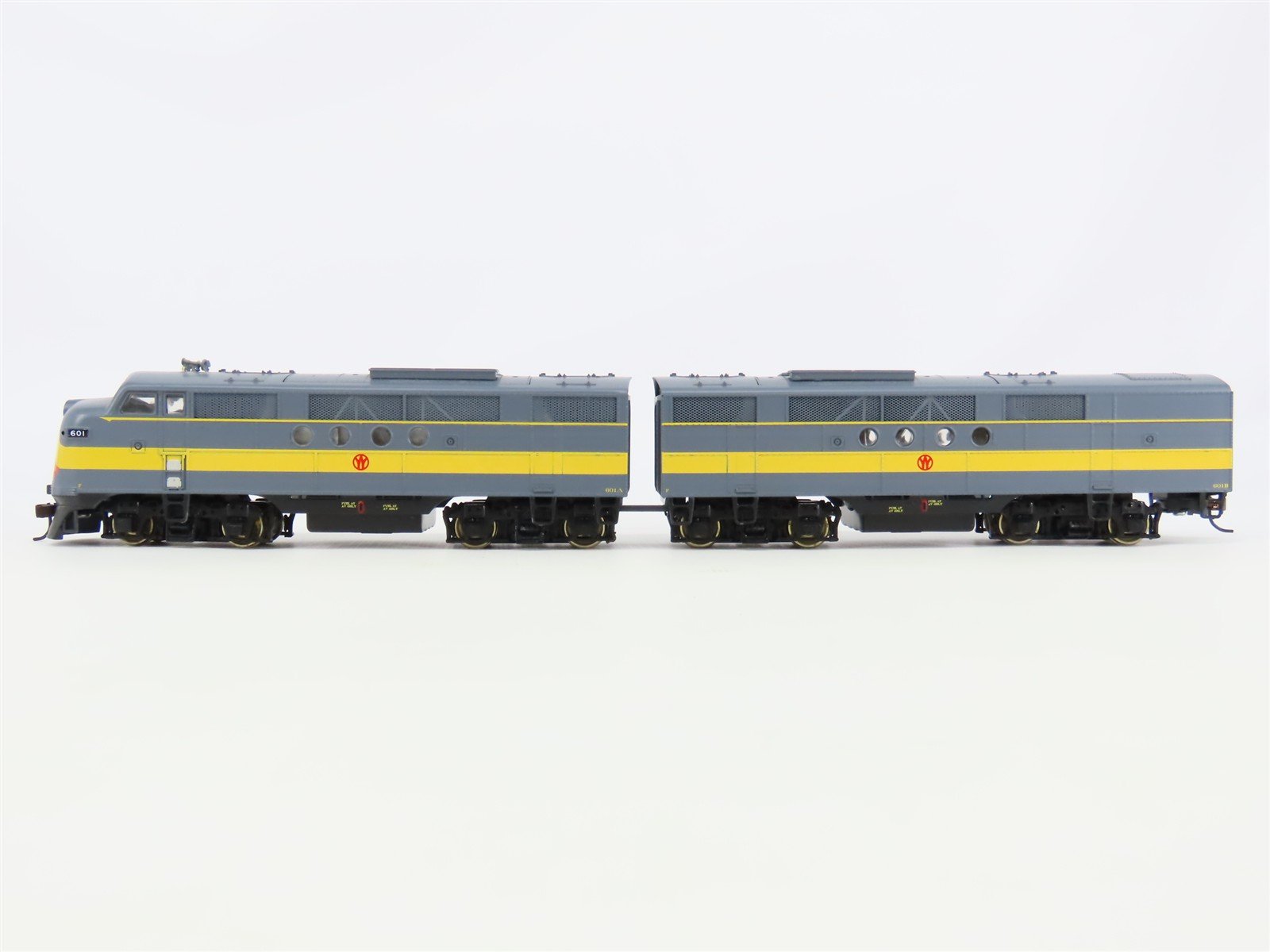 HO Scale Stewart Hobbies NYO&W Railway FT A/B Diesel Locomotive Set