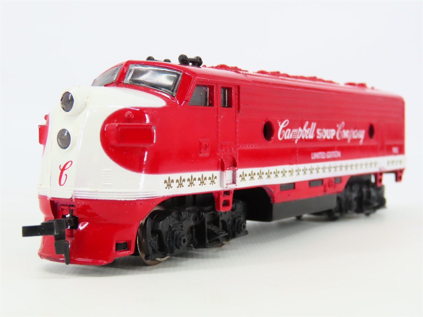 HO Scale Campbells Soup Company F7 A/B Diesel Locomotive Set