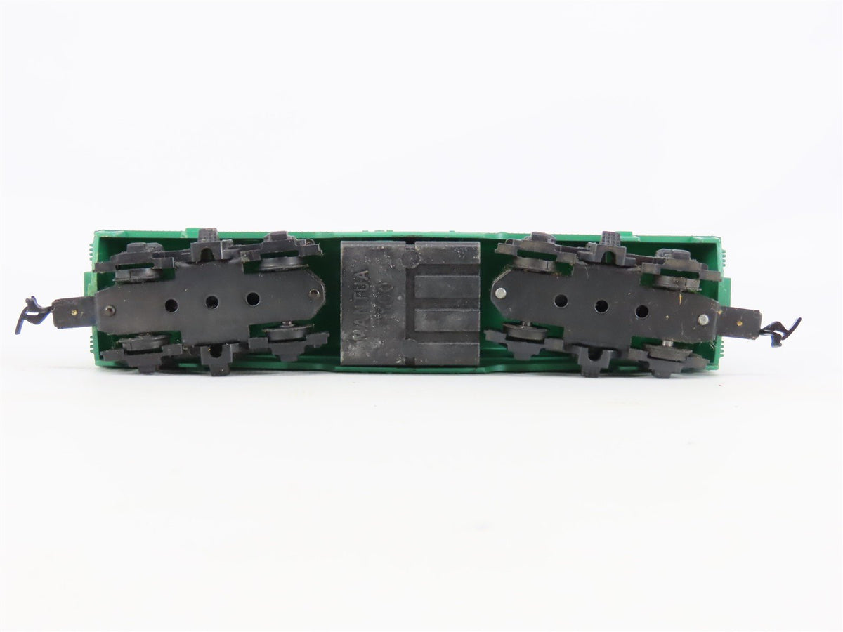HO Scale Mantua/Tyco PC Penn Central F7 A/B Diesel Locomotive Set