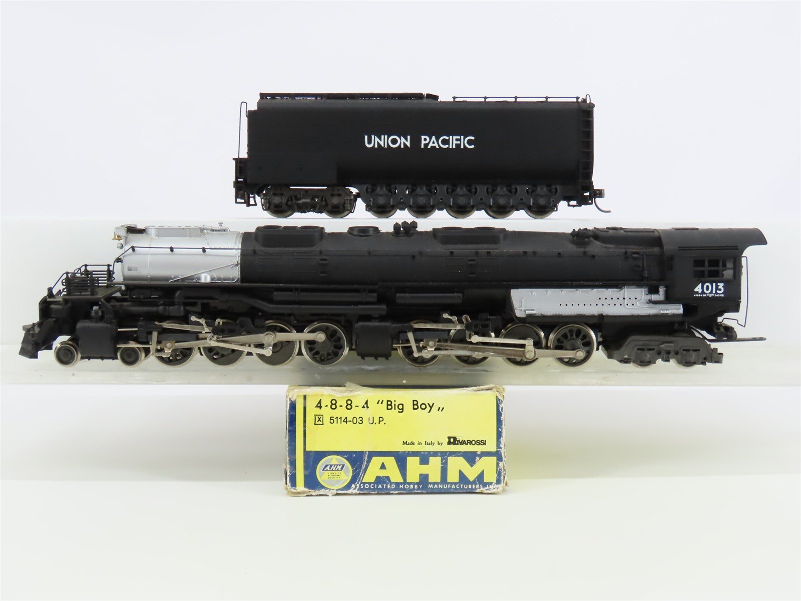 HO Scale AHM 5114-03 UP Union Pacific 4-8-8-4 Steam Locomotive #4013