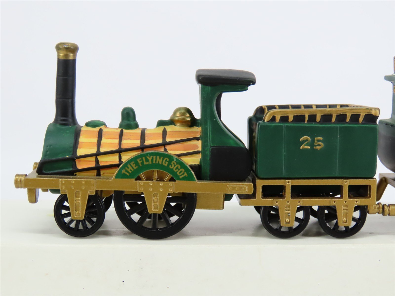 Department 56 5573-3 The Flying Scot 4-Piece Steam Train Set