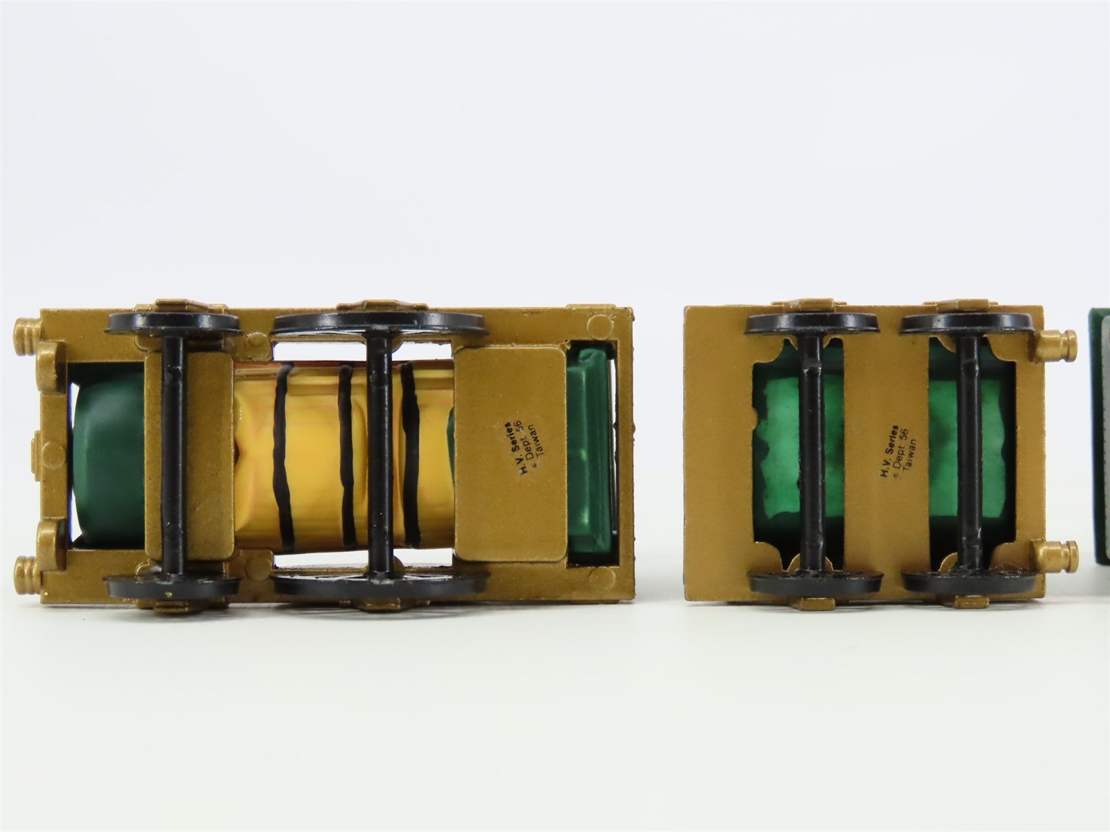 Department 56 5573-3 The Flying Scot 4-Piece Steam Train Set