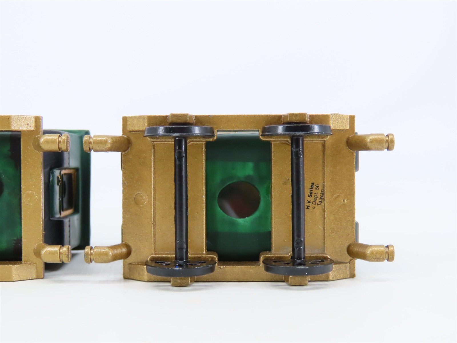 Department 56 5573-3 The Flying Scot 4-Piece Steam Train Set