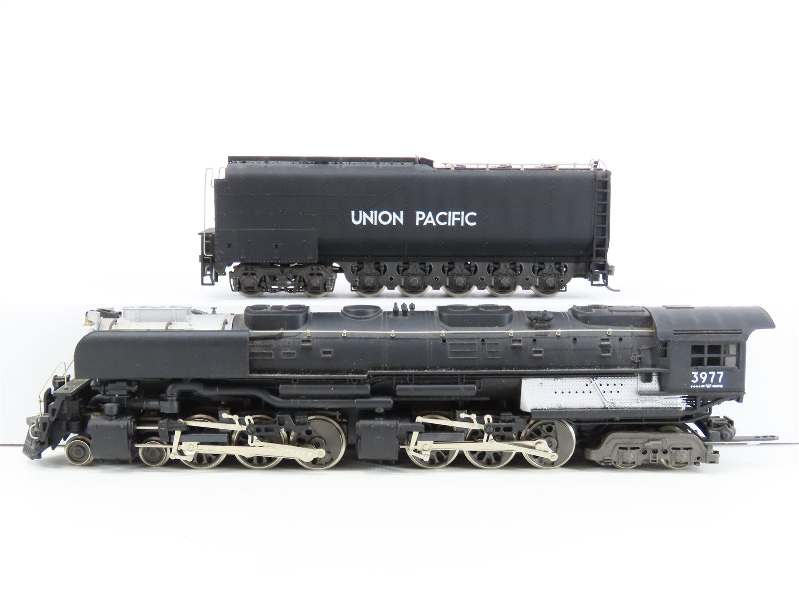 HO Scale Rivarossi UP Union Pacific 4-6-6-4 Challenger Steam Locomotive #3977
