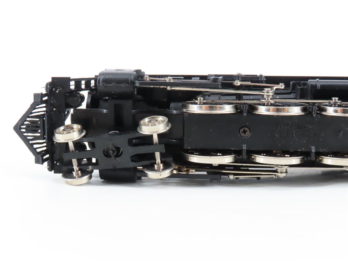 HO Scale Bachmann CBQ Burlington 4-8-4 Steam Locomotive #5601
