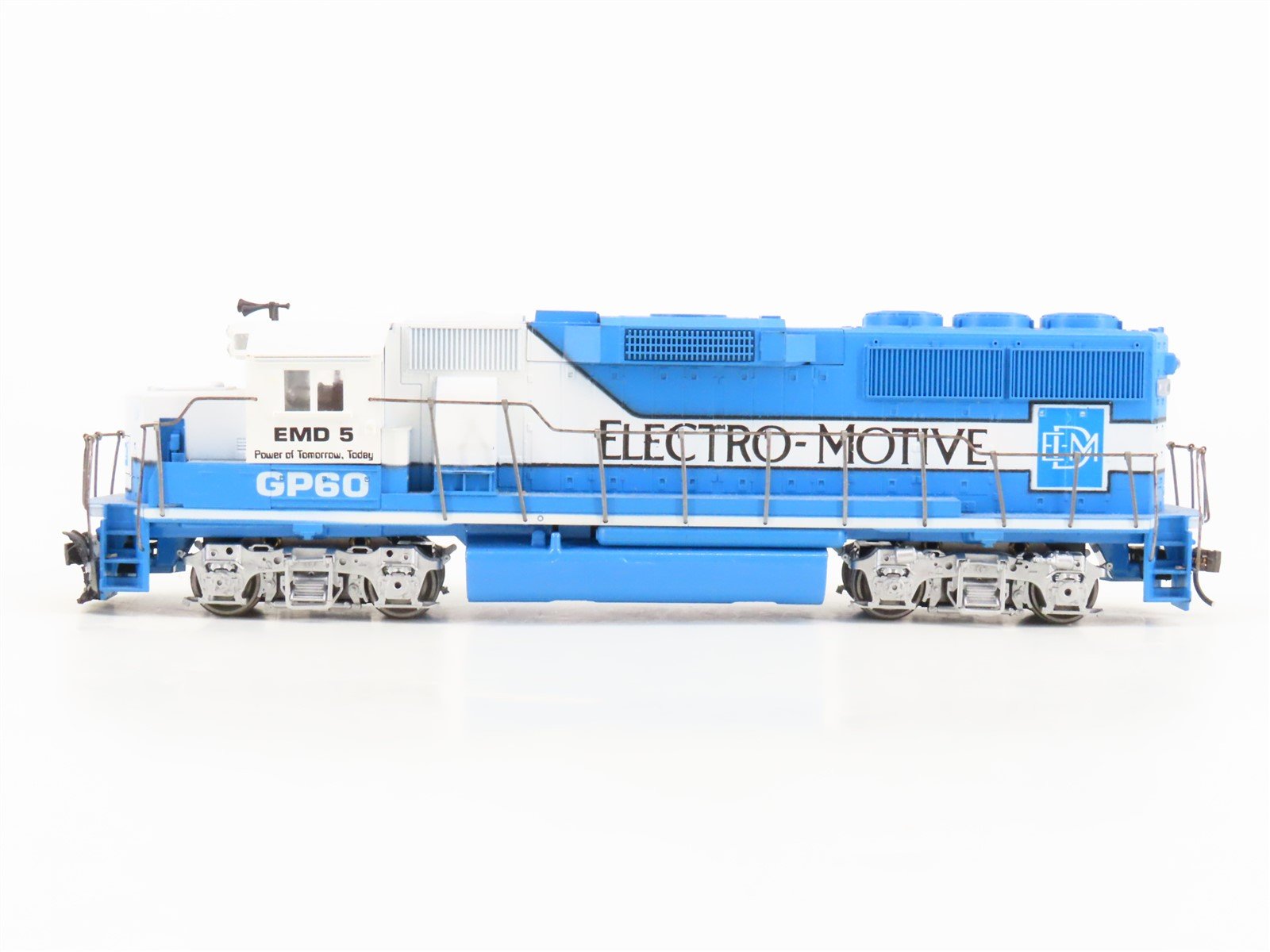 HO Scale Athearn EMD Demonstrator GP60 Diesel Locomotive #EMD5