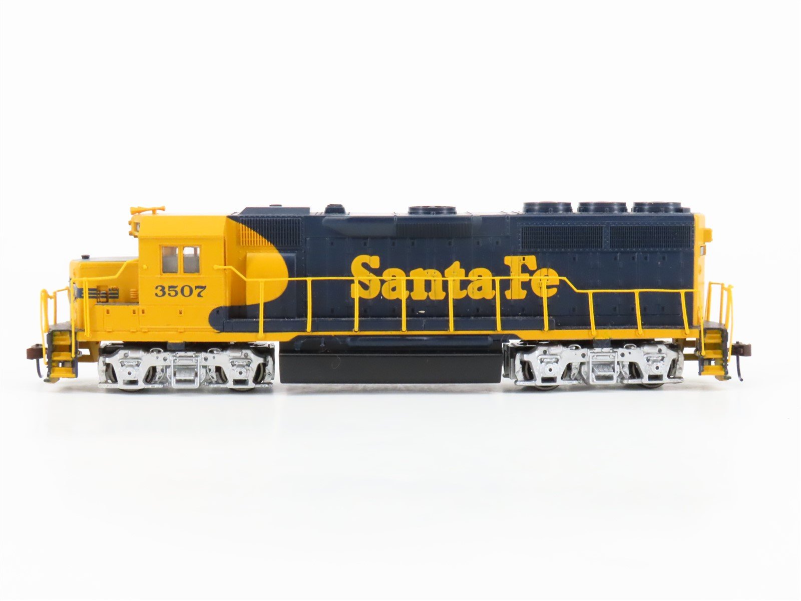 HO Scale Bachmann ATSF Santa Fe GP38-2 Diesel Locomotive #3507 w/ DCC