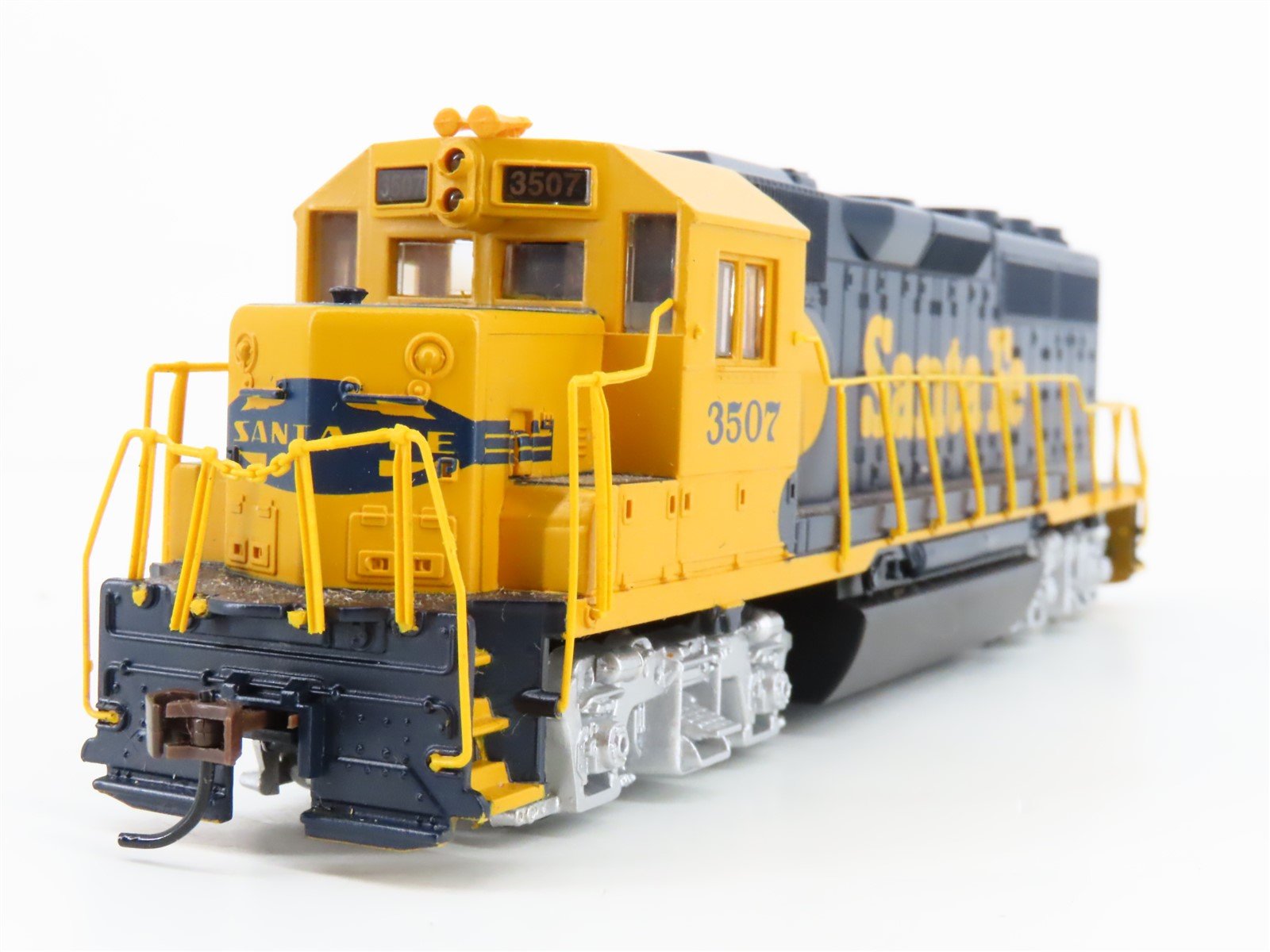 HO Scale Bachmann ATSF Santa Fe GP38-2 Diesel Locomotive #3507 w/ DCC