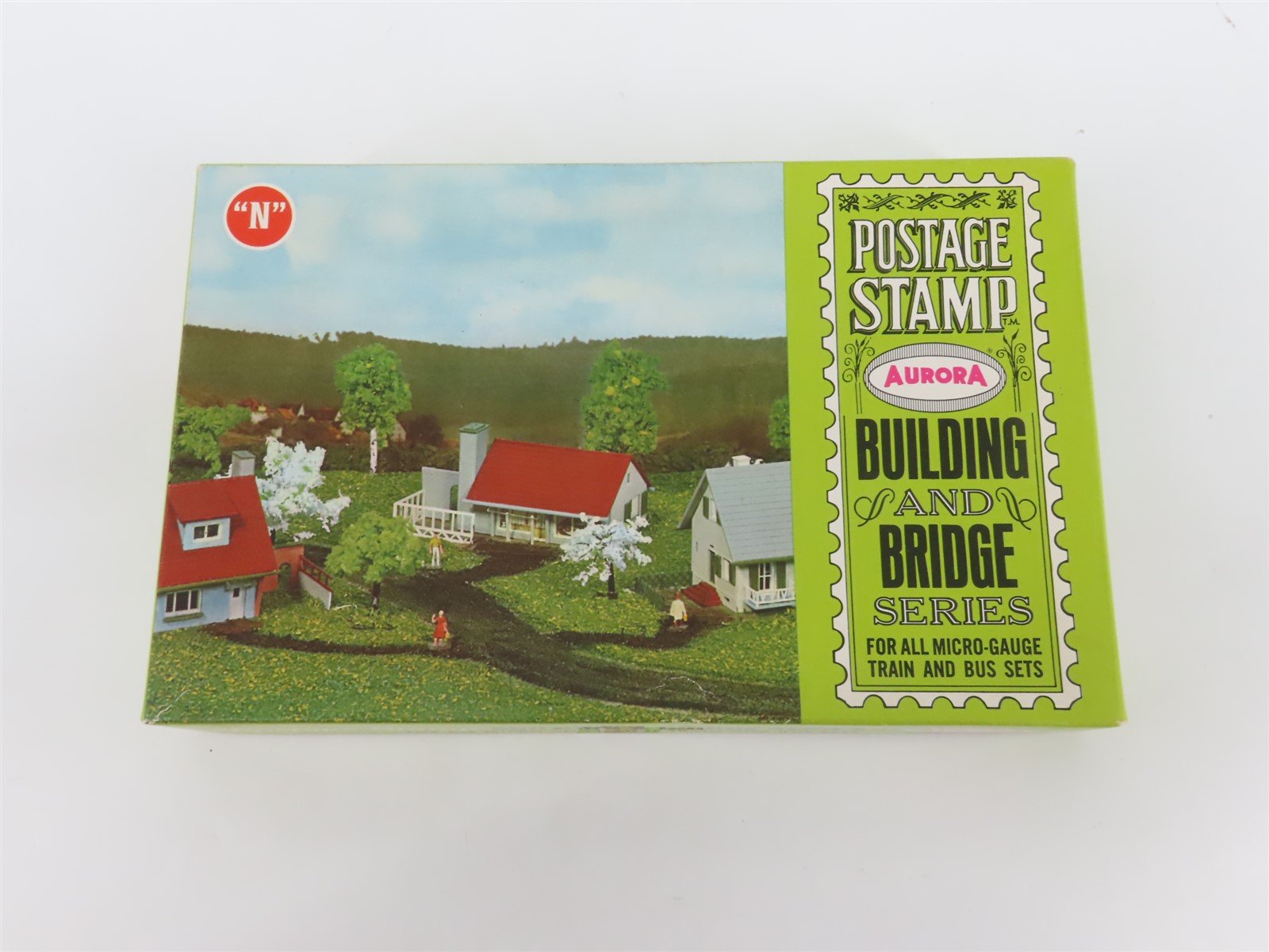 N Scale Aurora Postage Stamp Kit 4121-150 Three Village Houses