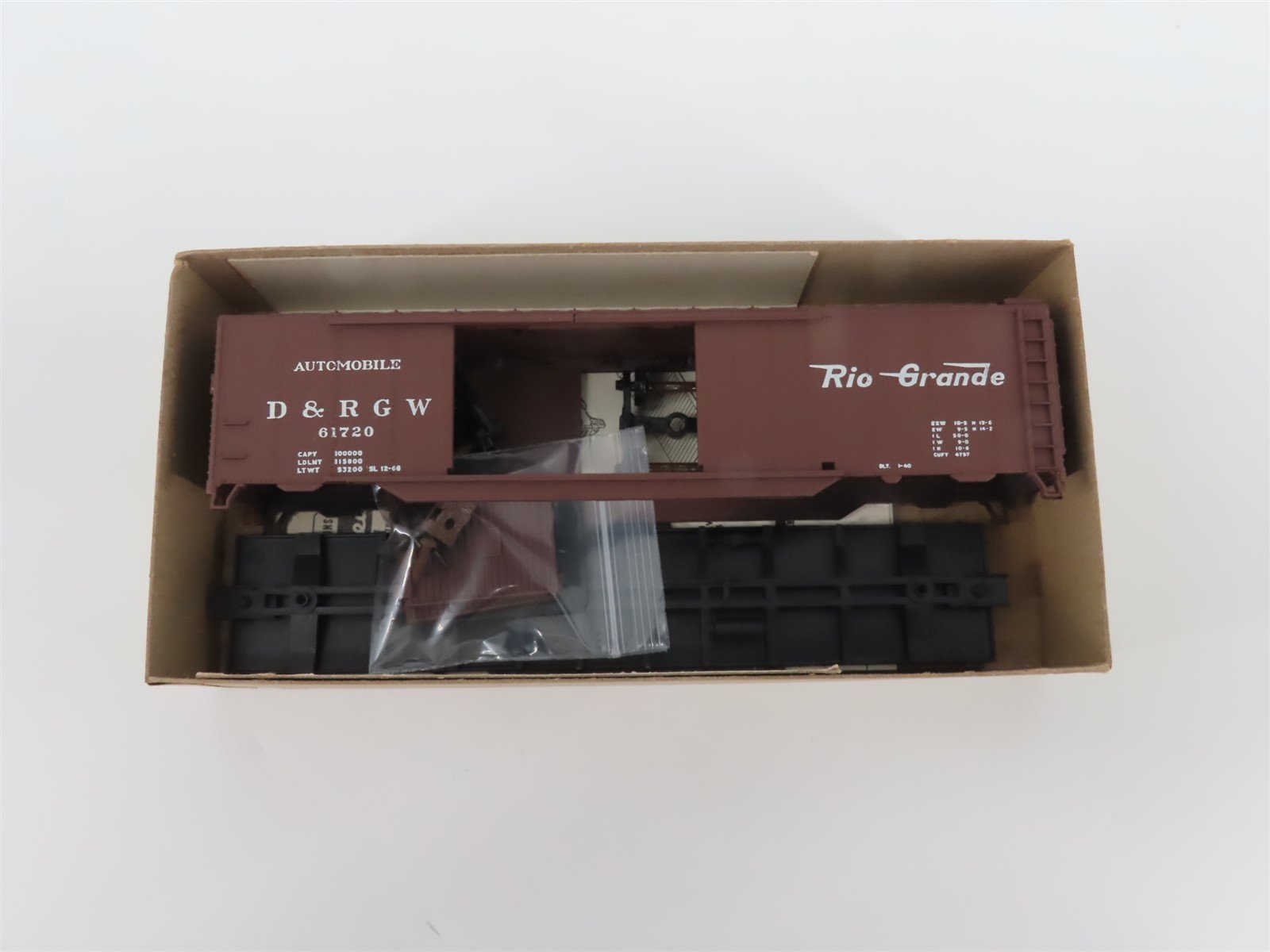 HO Scale Athearn Kit 5039 D&RGW Rio Grande 50' Auto Box Car #61720