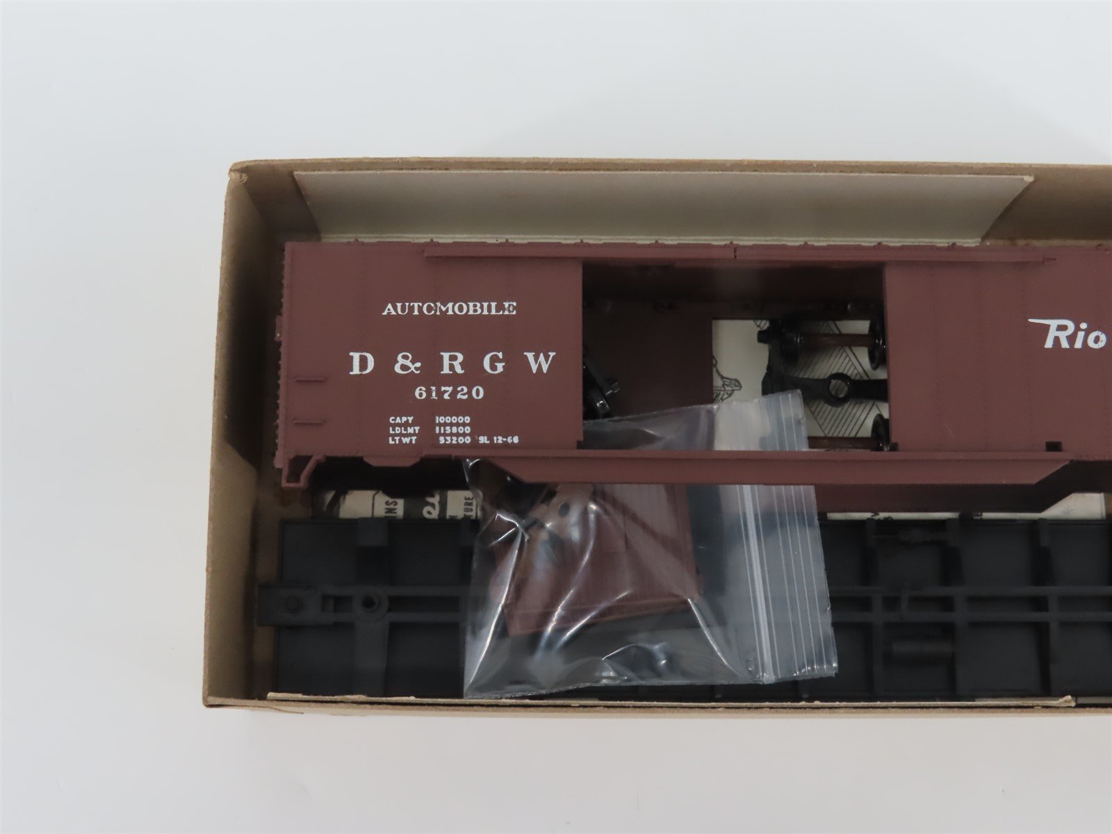 HO Scale Athearn Kit 5039 D&RGW Rio Grande 50' Auto Box Car #61720