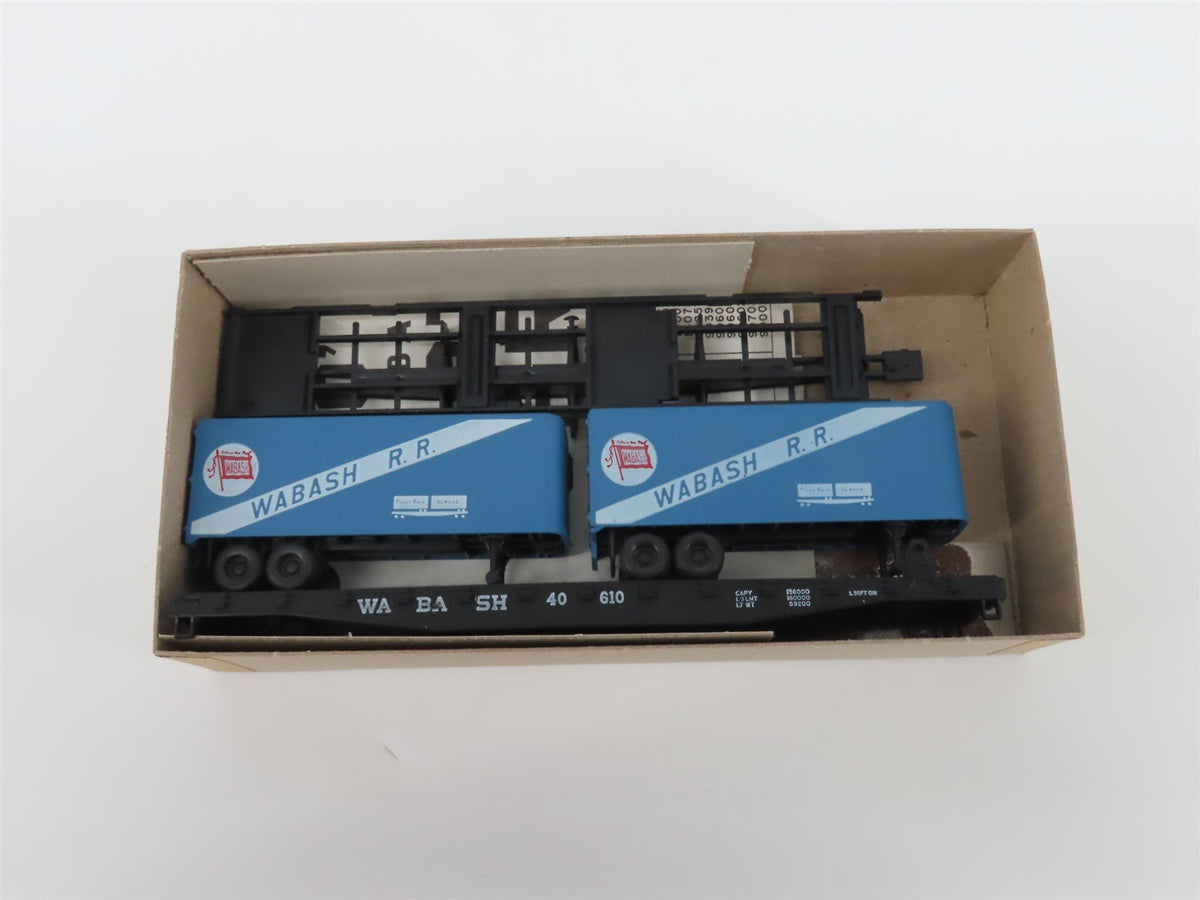 HO Scale Athearn Kit 1403 WAB Wabash 50&#39; Flat Car #40610 w/ 2 Vans