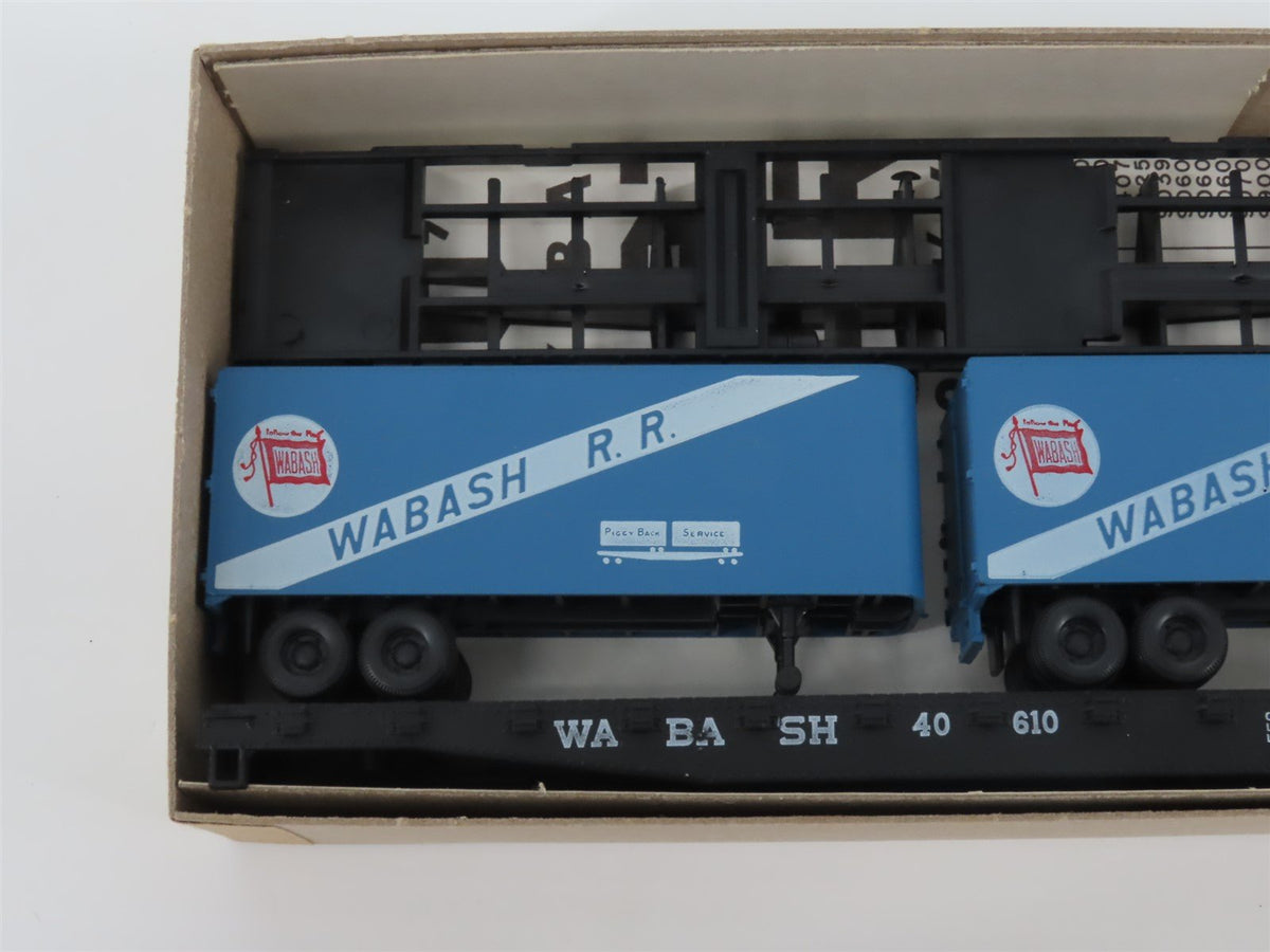 HO Scale Athearn Kit 1403 WAB Wabash 50&#39; Flat Car #40610 w/ 2 Vans