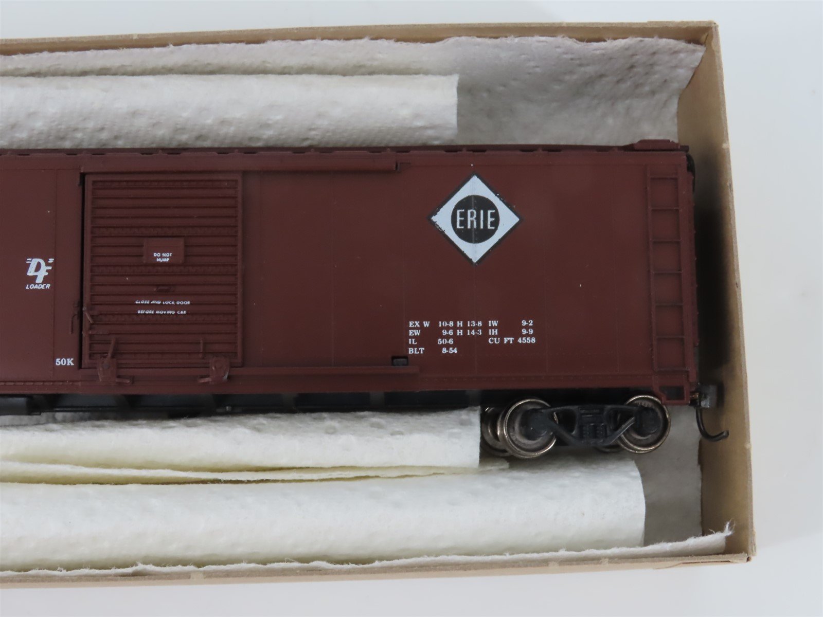 HO Scale Athearn Bev-Bel 583 Erie Railroad 50' Single Door Box Car #82003