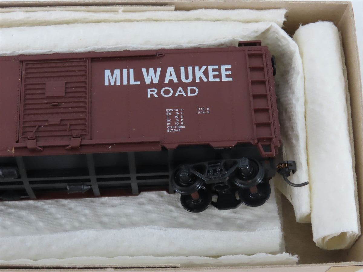 HO Scale Athearn Bev-Bel 452 MILW Milwaukee Road 40&#39; Box Car #39428