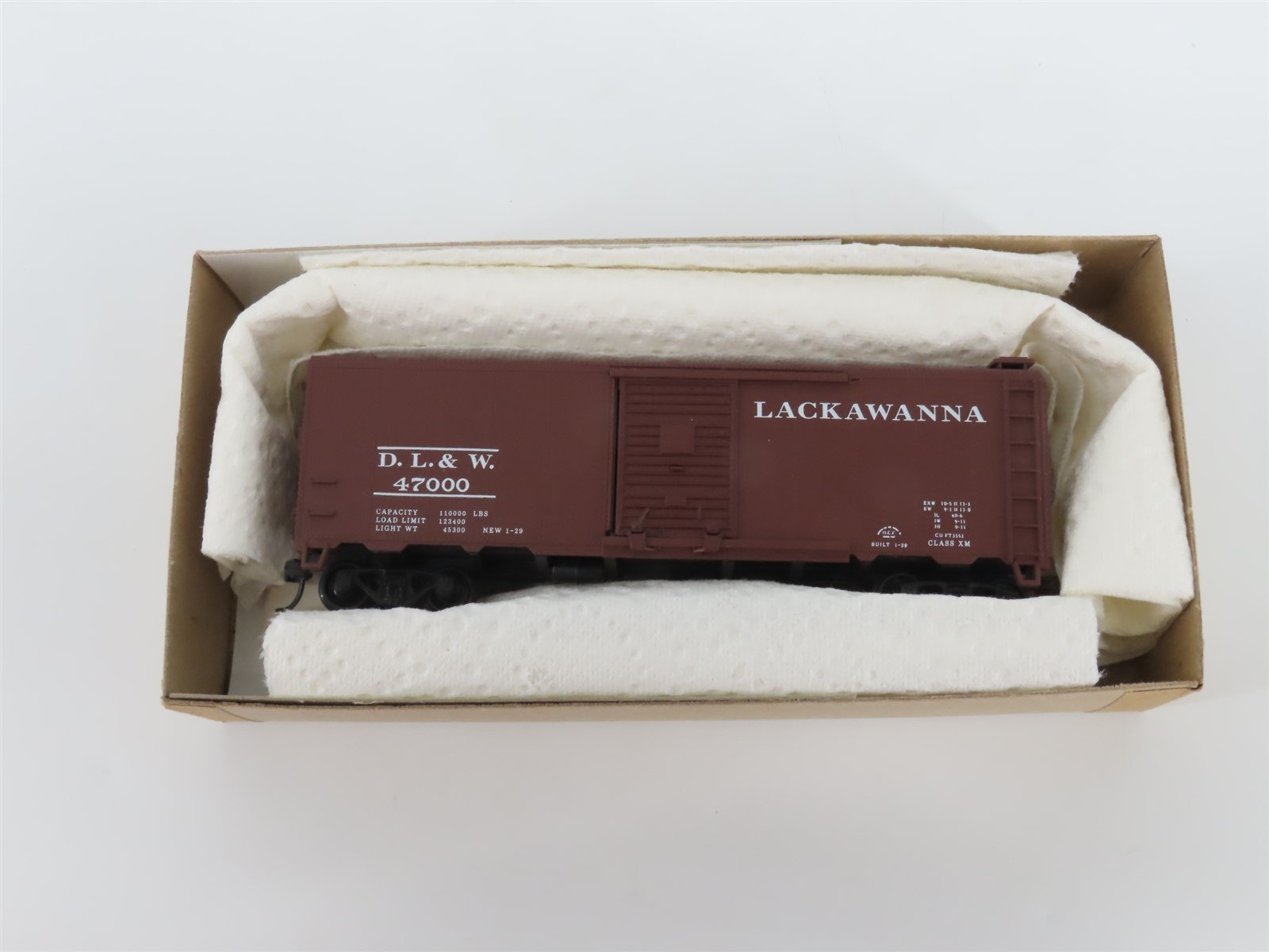 HO Scale Athearn Bev-Bel 1462 DL&W Lackawanna 40' Single Door Box Car #47000