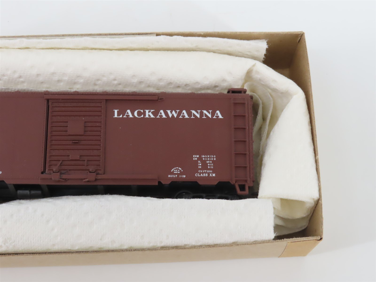 HO Scale Athearn Bev-Bel 1462 DL&W Lackawanna 40' Single Door Box Car #47000