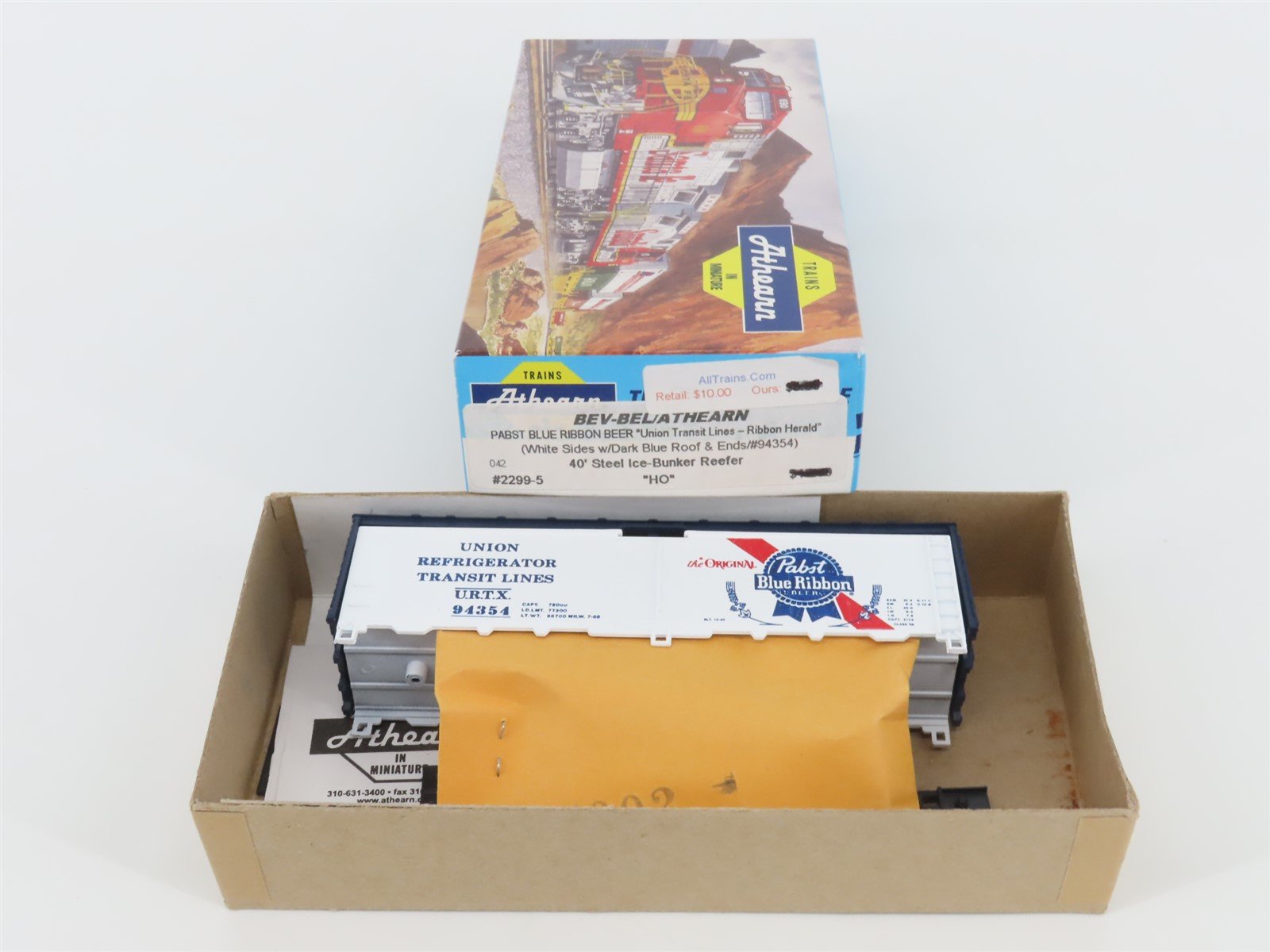 HO Scale Athearn Bev-Bel Kit 2299-5 URTX Pabst Blue Ribbon 40' Ice Reefer #94354