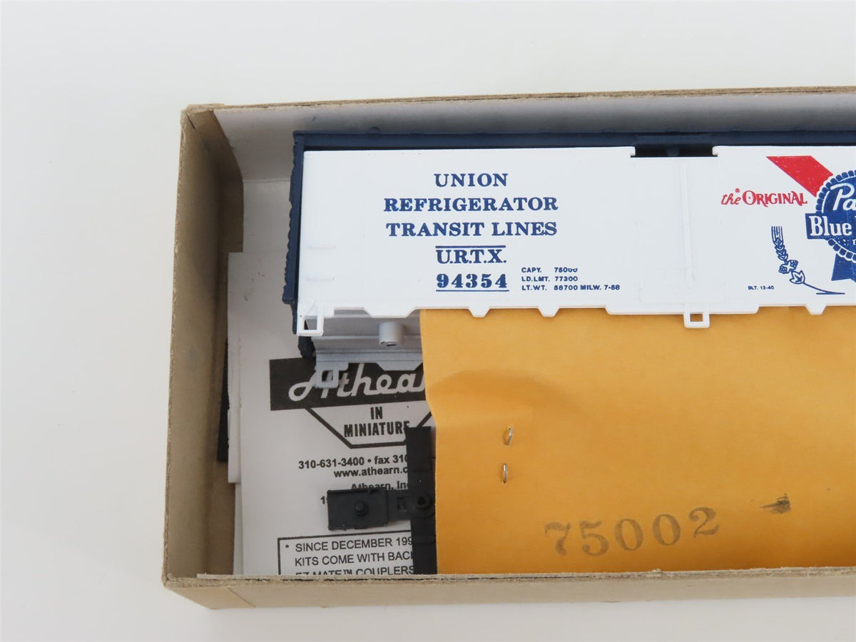 HO Scale Athearn Bev-Bel Kit 2299-5 URTX Pabst Blue Ribbon 40&#39; Ice Reefer #94354