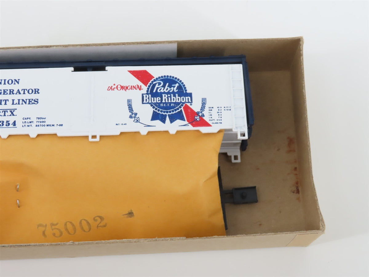 HO Scale Athearn Bev-Bel Kit 2299-5 URTX Pabst Blue Ribbon 40&#39; Ice Reefer #94354