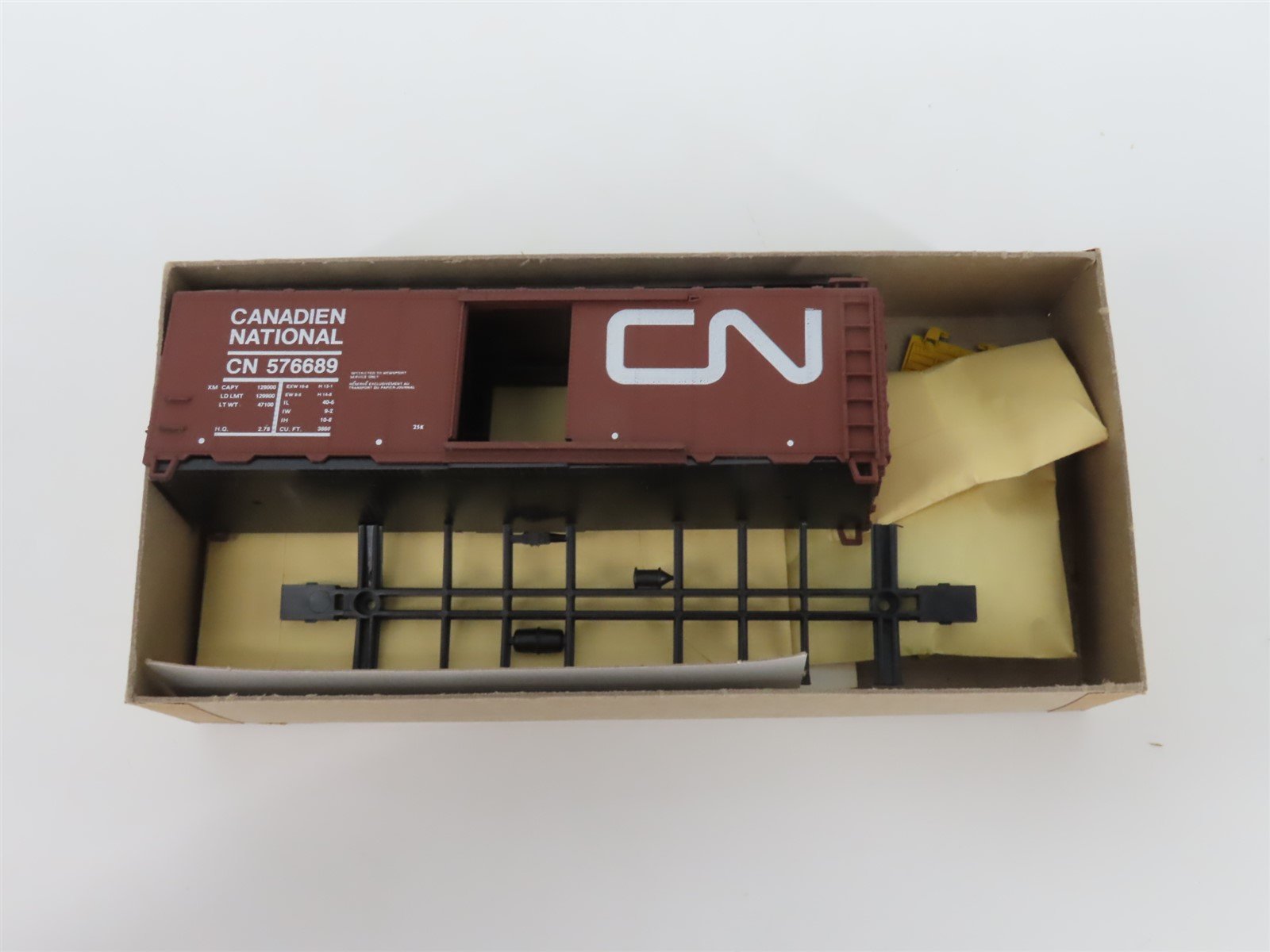 HO Scale Athearn Rail Runner Kit 11 CN Canadian National 40' Box Car #576689