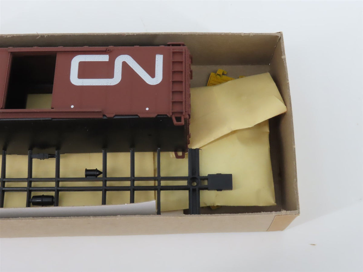 HO Scale Athearn Rail Runner Kit 11 CN Canadian National 40&#39; Box Car #576689