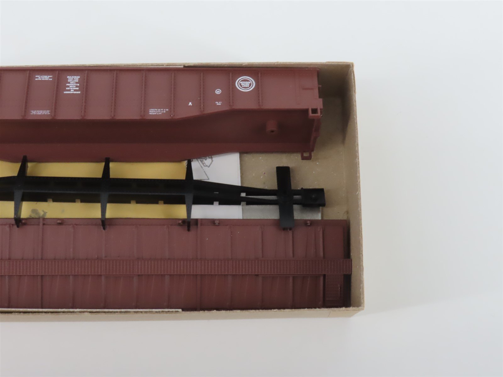 HO Scale Athearn Kit MP Missouri Pacific Lines 52' Covered Gondola #697137