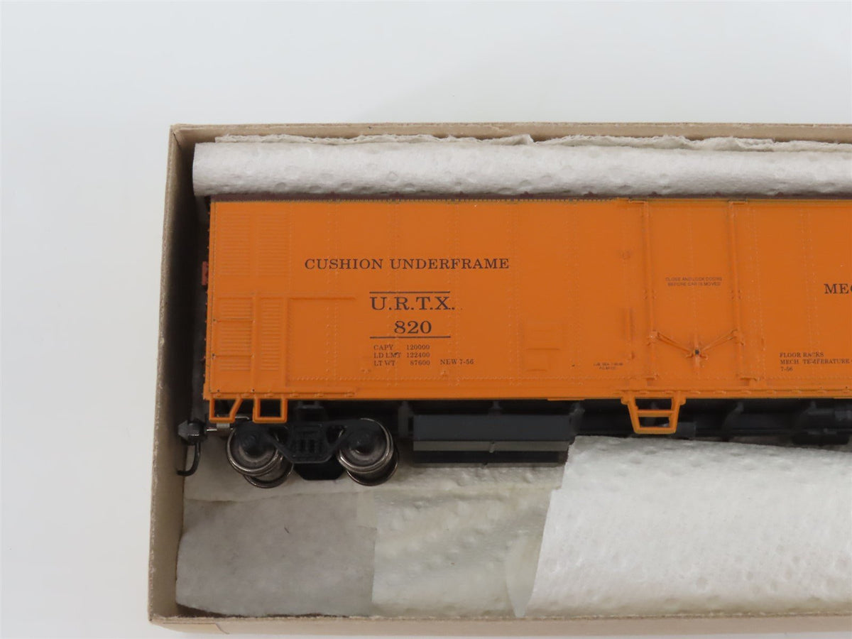 HO Scale Athearn 1620 URTX Milwaukee Road 50&#39; Mechanical Reefer #820
