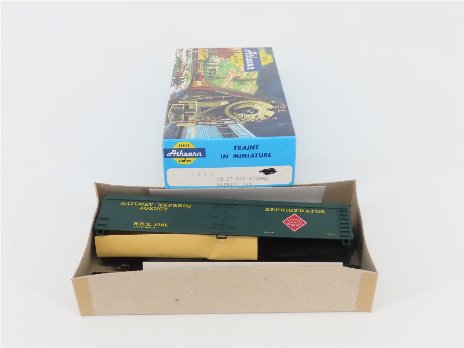 HO Scale Athearn Kit 5336 REX Railway Express Agency 50' Reefer #1268