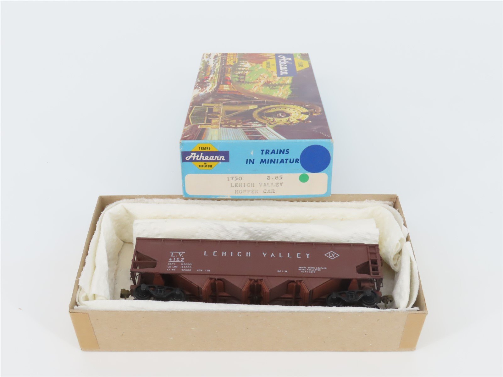 HO Scale Athearn 1750 LV Lehigh Valley 4-Bay Hopper #4127 w/ Coal Load