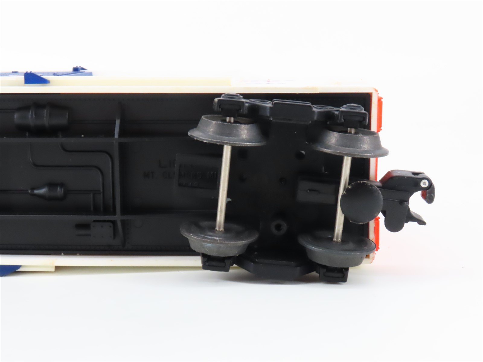 O Gauge 3-Rail Lionel 6-29232 LCCA Lenny the Lion Boxcar--Signed by Lenny Dean