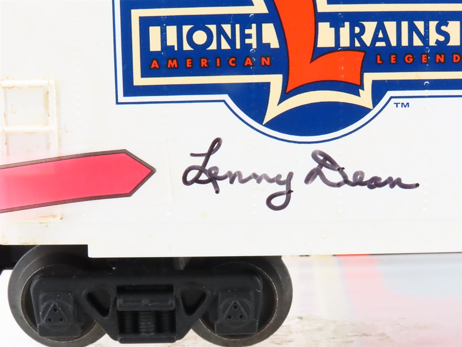 O Gauge 3-Rail Lionel 6-29232 LCCA Lenny the Lion Boxcar--Signed by Lenny Dean