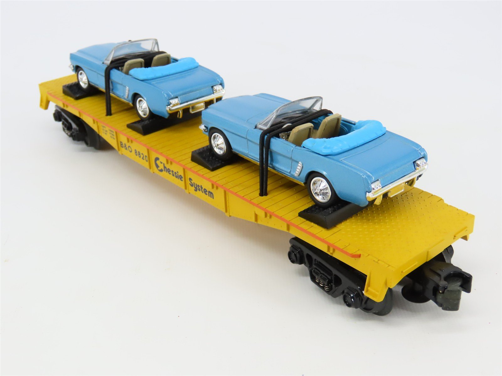 O Gauge 3-Rail MTH Rail King 30-76120 B&O Chessie Flat Car w/ 1964 Mustang Cars
