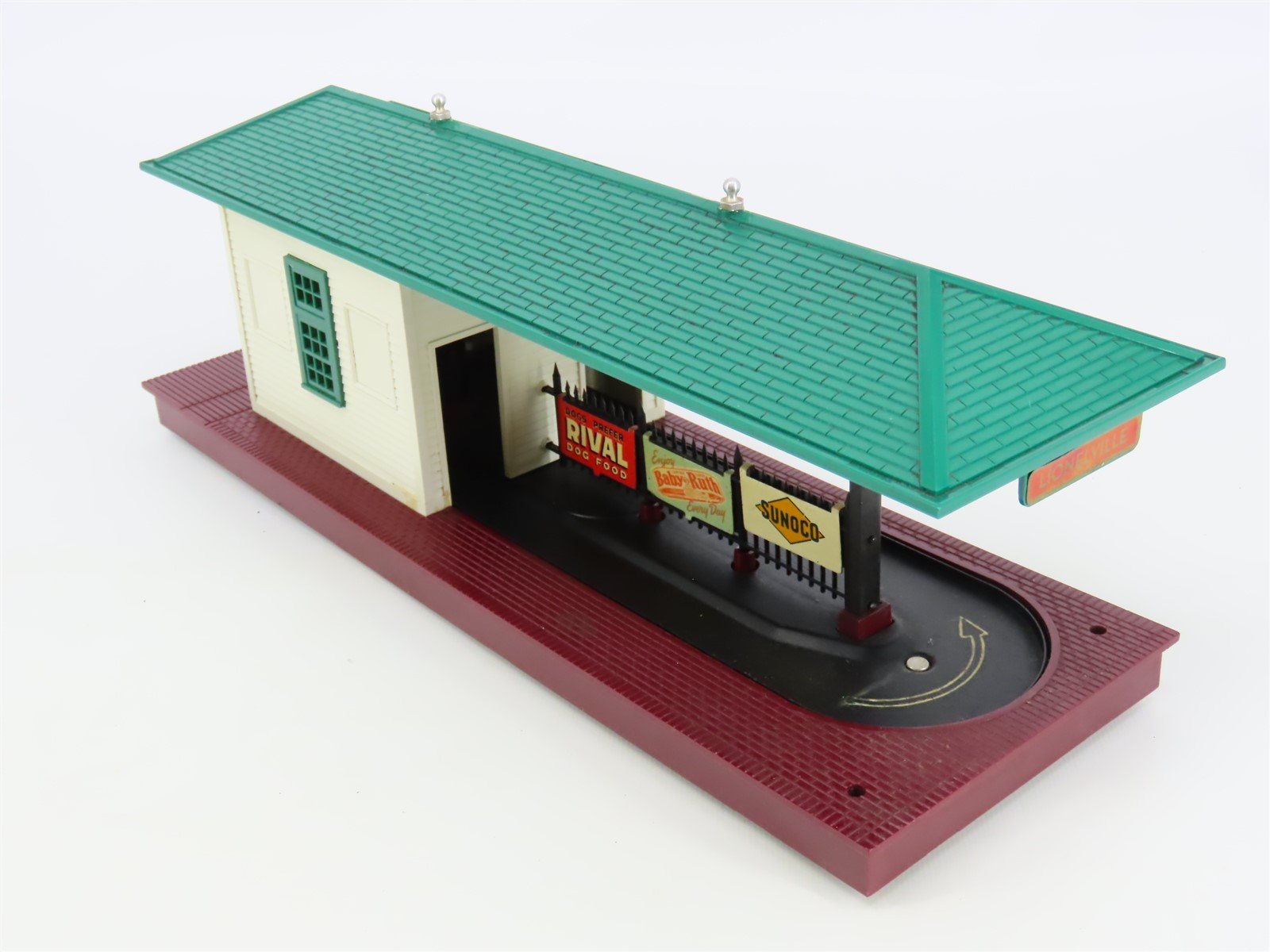 O 1/48 Scale Lionel 356 Automatic Freight Station